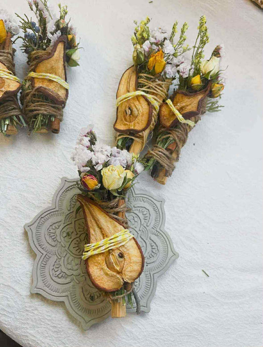 Pear, Palo Santo, Juniper and Cinnamon Smudge Stick